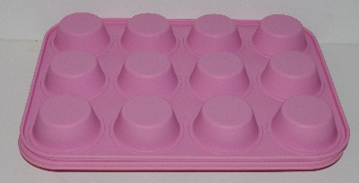 +MBA #2626-0035  "Set Of 2 Soft Pink Silicone Cupcake Pans"
