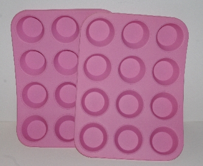 +MBA #2626-0035  "Set Of 2 Soft Pink Silicone Cupcake Pans"