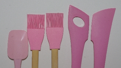 +MBA #2626-0086 "Pink 5 Piece Set Of Baking Tools"
