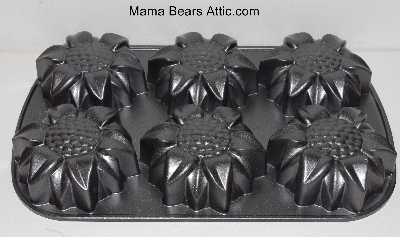 +MBA #2626-0185  "Nordic Ware Sunflower Muffin Pan"