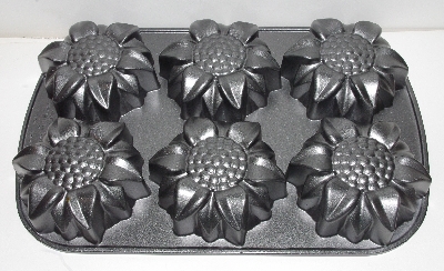 +MBA #2626-0185  "Nordic Ware Sunflower Muffin Pan"