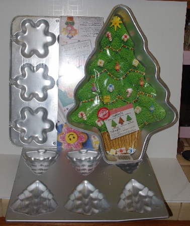 +MBA #2727-0103   "Set Of 3 Wilton Baking Pans"