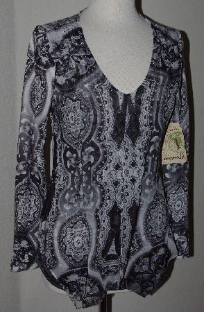 +MBA #2929-245 "2014 One World Sweater Knit Chiffon Overlay Long Sleeved V Neck Top"