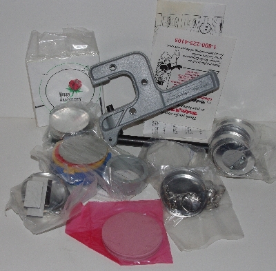 +MBA #3131-868   "Badge-A-Minit Button Making Sample Kit"