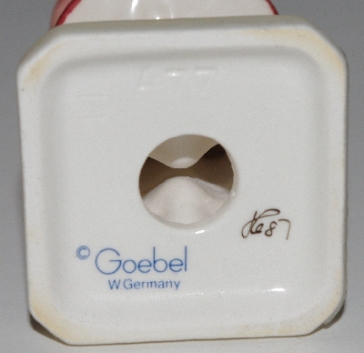 +MBA #3131-237   "Goebel Hummel 1987 "A Budding Maestro" #477 Figurine"