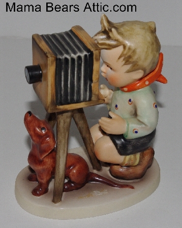 +MBA #3131-219  "Goebel Hummel "1987 The Photographer #178" Figurine"