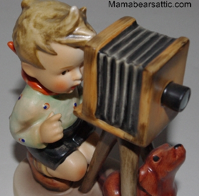 +MBA #3131-219  "Goebel Hummel "1987 The Photographer #178" Figurine"