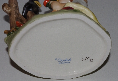 +MBA #3131-203   "Goebel Hummel "Sing With Me" #405 Figurine"