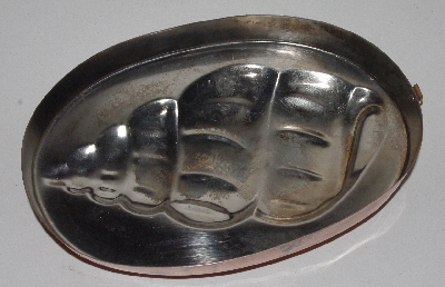 +MBA #3232-0071   "Vintage Copper Shell Mold"