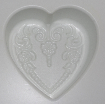 +MBA #3333-502   "Set Of 3 Fancy Heart 4 Part White Plastic Soap Molds"