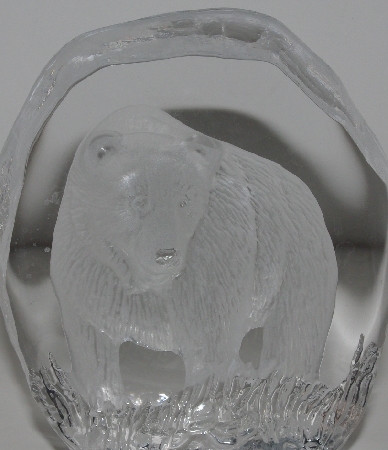 +MBA #3333-257    "Nybro Sweden Ice Crystal Grizzly Bear Art Glass Paperweight"