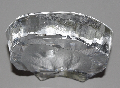 +MBA #3333-257    "Nybro Sweden Ice Crystal Grizzly Bear Art Glass Paperweight"
