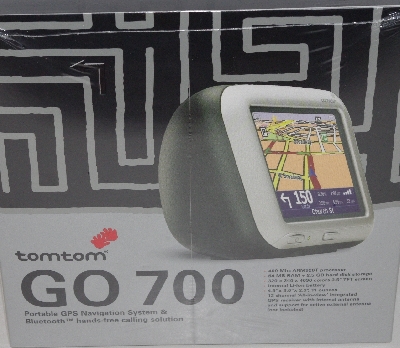 +MBA #3535-505   "2005 TomTom GO 700 Portable GPS Navigation System & Blue Tooth"