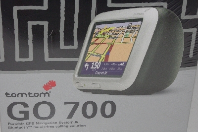 +MBA #3535-505   "2005 TomTom GO 700 Portable GPS Navigation System & Blue Tooth"