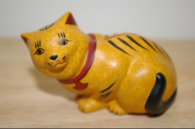 +MBA #4-062  "1986 Hand Carved & Painted Franklin Mint Chalk-Ware Cat