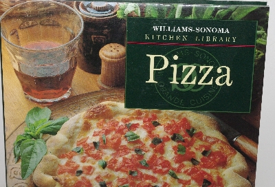 +MBA #3636-0027   "1993 Williams-Sonoma Kitchen Library Pizza Cookbook"