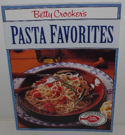 +MBA #3636-0052  "1993 Betty Crocker's Pasta Favorites Paper Back Cook Book"