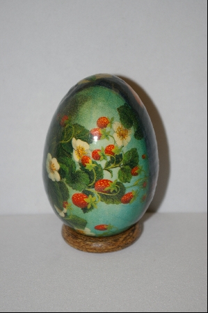 +MBA #9-055   1980's Barry Patch Decoupage Egg