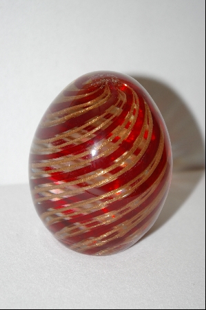 +MBA #9-080  Hand Made Italian Murano Glass Egg Paper Weight