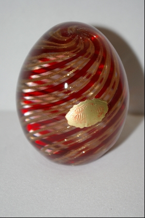 +MBA #9-080  Hand Made Italian Murano Glass Egg Paper Weight