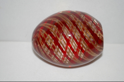 +MBA #9-080  Hand Made Italian Murano Glass Egg Paper Weight