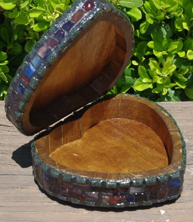 +MBA #5558-286  "Black & Multi Stained Glass Heart Shaped Mosaic Jewelry Trinket Box"