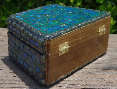 +MBA #5559-0025  "Black  & Multi Blue Green Stained Glass Purse Shaped Mosaic Jewelry Trinket Box"