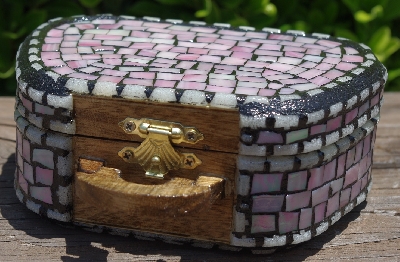 +MBA #5559-0070  "White & Iridescent Pink Stained Glass Purse Shaped Mosaic Jewelry Trinket Box"