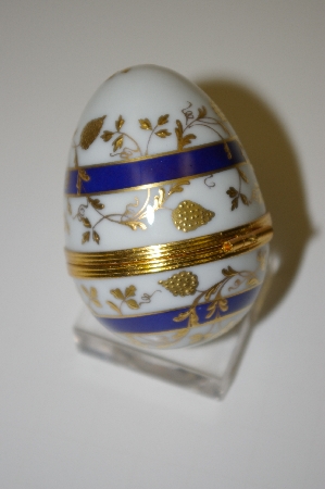 +MBA #10-149  Tiffany Egg Shaped Trinket Box
