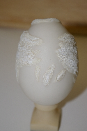 +MBA #10-198  1986 Bristar Swan Hand Carved Egg
