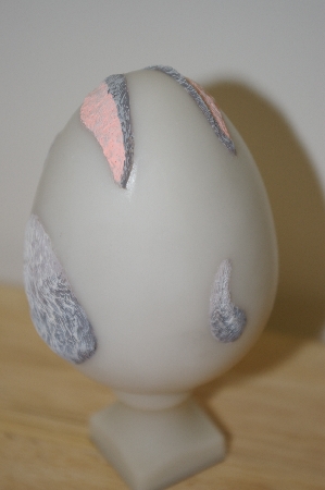 +MBA #10-046  1986 Bristar Hand carved Large Bunny Egg