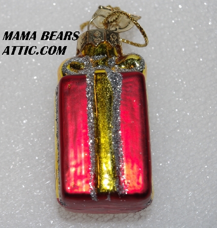 "SOLD"  MBA #5609-156  "2004 Thomas Pacconi Advent Gift Box Replacement Ornament"