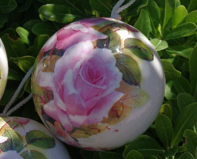 +MBA #5614-132  "1990's Set Of 12 Victorian Style Pink Rose Ornaments"