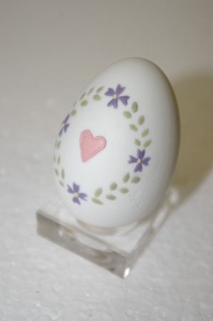 +MBA #11-205  1980's Fine Bone China Heart & Flowers Embossed Egg