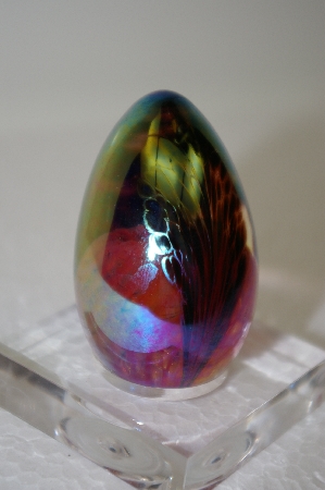 +MBA #11-136  "1986 Hand Crafted Red & Peacock Blue Art Glass Egg