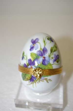 +MBA #11-249   1990's  Porceline "Rochard" Egg Shapped Trinket Box