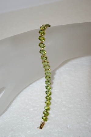 +MBA #2252  "14K Yellow Gold 19ct Diagonal Peridot Bracelet