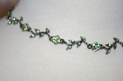 +MBA #20-623  Simple Green Crystal Flower Necklace