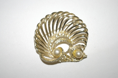 +MBA #24-241  Gold Plated Glass Pearl & Crystal Pin