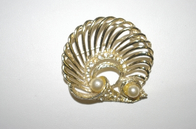 +MBA #24-241  Gold Plated Glass Pearl & Crystal Pin