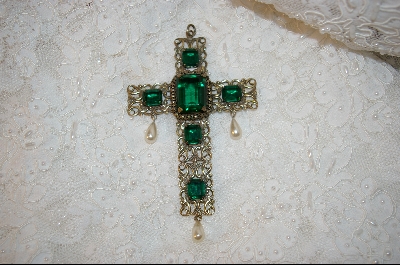 +MBA   "Antique Emerald  Green Glass Cross Pendant