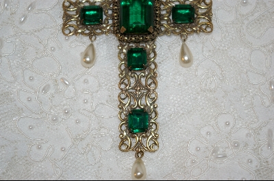 +MBA   "Antique Emerald  Green Glass Cross Pendant