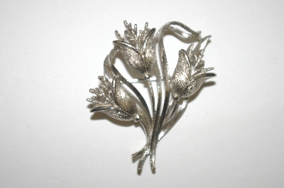 +MBA #24-223  "Lisner Silver Toned Flower Pin