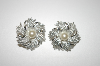 +MBA #25-004  Sarah Coventry Silvertone Pinwheel Earrings