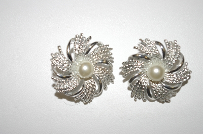 +MBA #25-004  Sarah Coventry Silvertone Pinwheel Earrings