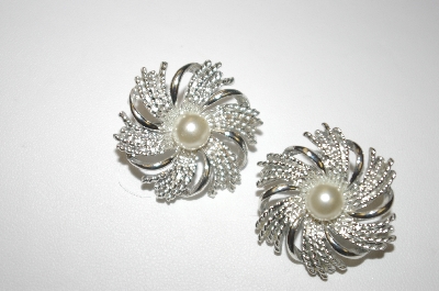 +MBA #25-004  Sarah Coventry Silvertone Pinwheel Earrings