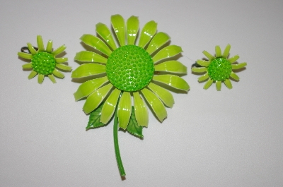 +MBA #25-046  Vintage Green Enamel Flower Pin With Matching Clip On Earrings
