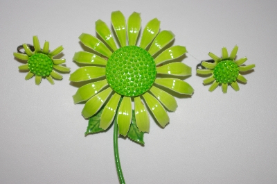 +MBA #25-046  Vintage Green Enamel Flower Pin With Matching Clip On Earrings