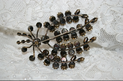 +MBA   "Beautiful Blue Crystal Brooch