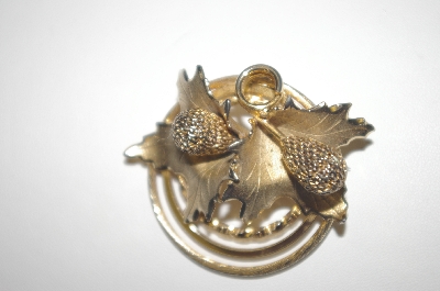 **MBA #S4-159  Vintage Gold Plated Fancy Leaf Brooch